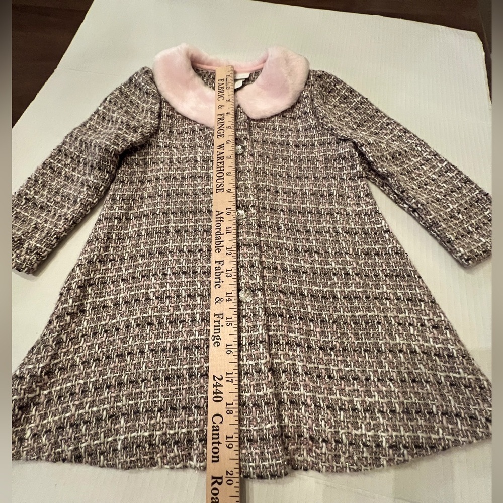 BONNIE JEAN GIRLS DRESSY COAT. SZ 2T
LIGHT/DARK GRAY/PINK w/FAUX PINK FUR COLLAR